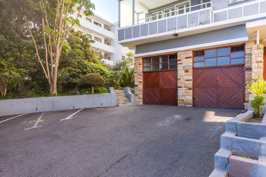 2 Bedroom Property for Sale in Sea Point Western Cape